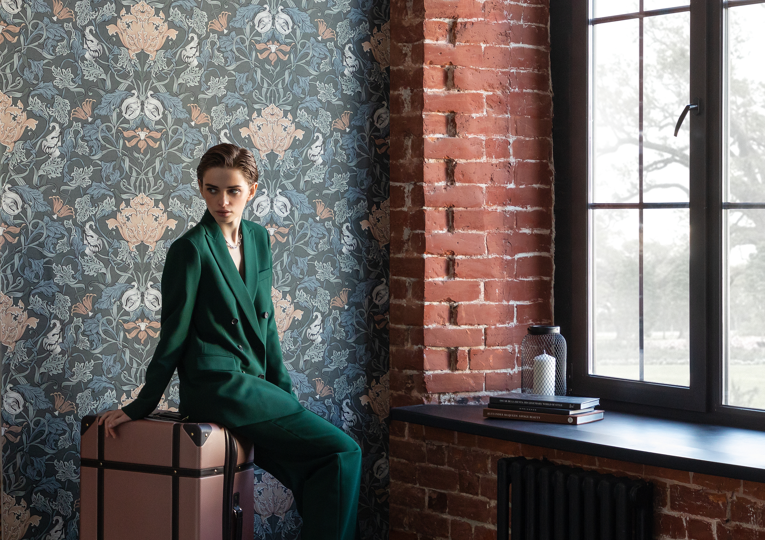 Обои Loymina British Style Garden Tulip Brit 11 005/1 10,05×1 фото в интерьере